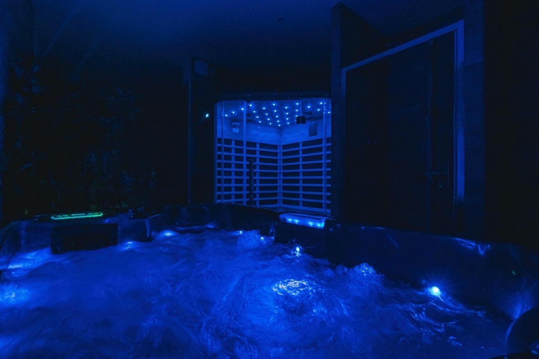 Spa Appartement O Temps Suspendu Reims Centre Sauna Et Jacuzzi Esterno foto