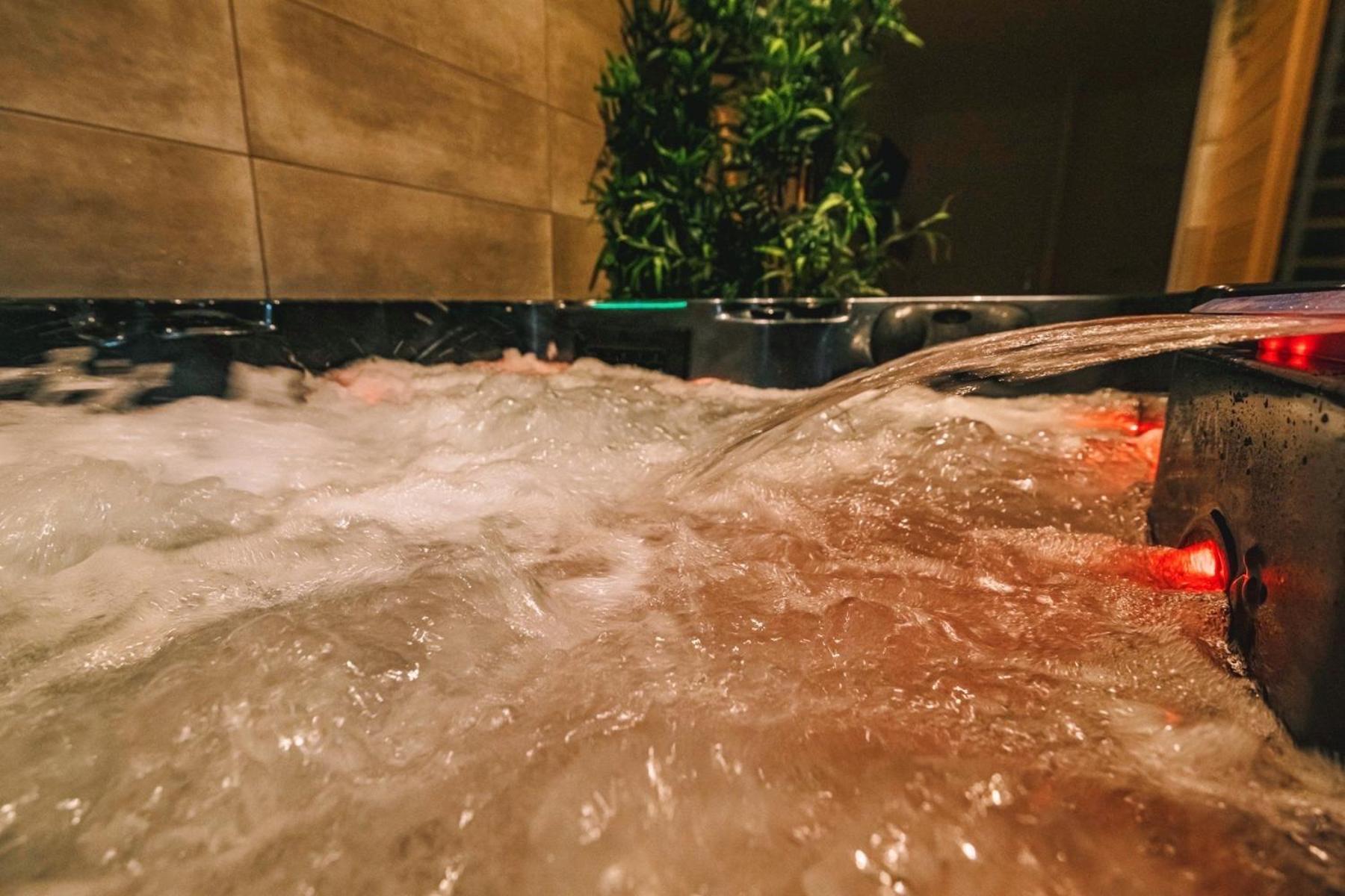 Spa Appartement O Temps Suspendu Reims Centre Sauna Et Jacuzzi Esterno foto
